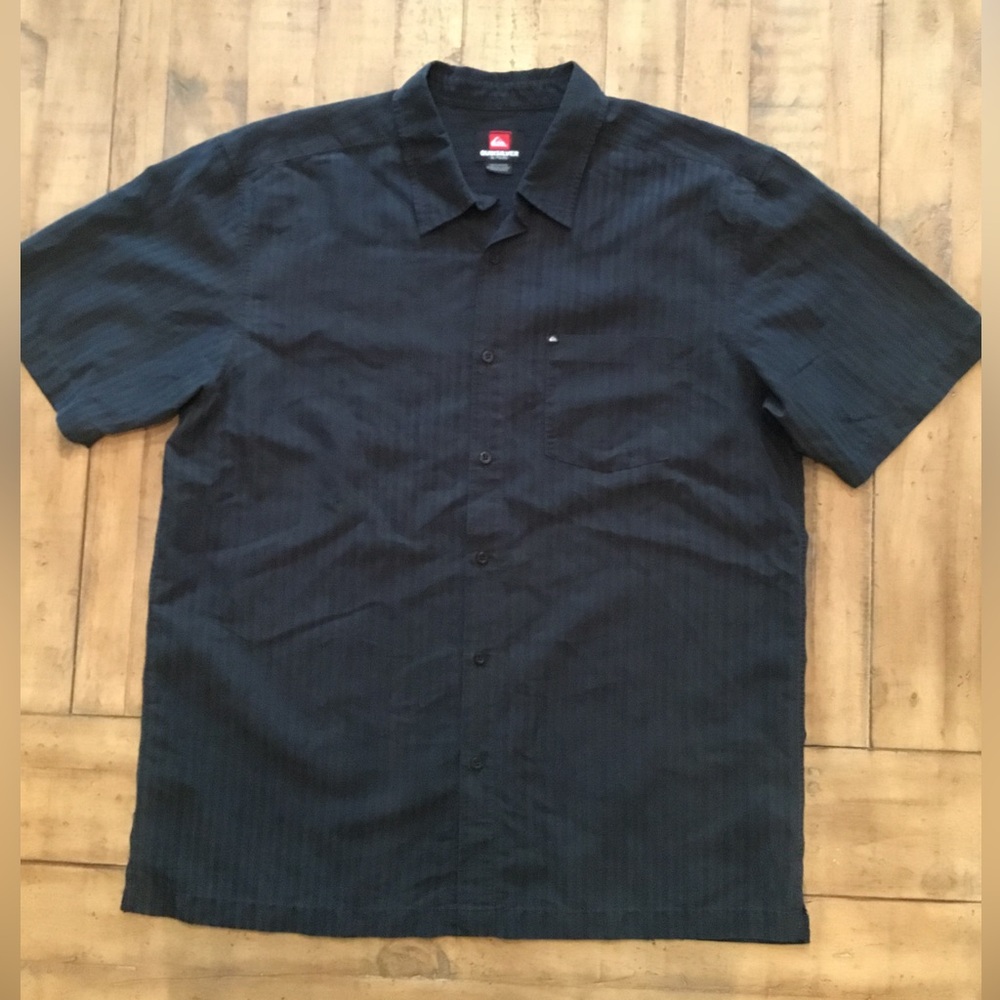 Quiksilver Men's Button-Down Short Sleeve Shirt - Dark Navy
